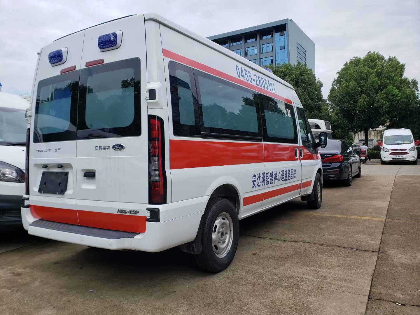 福特新全順V348救護車