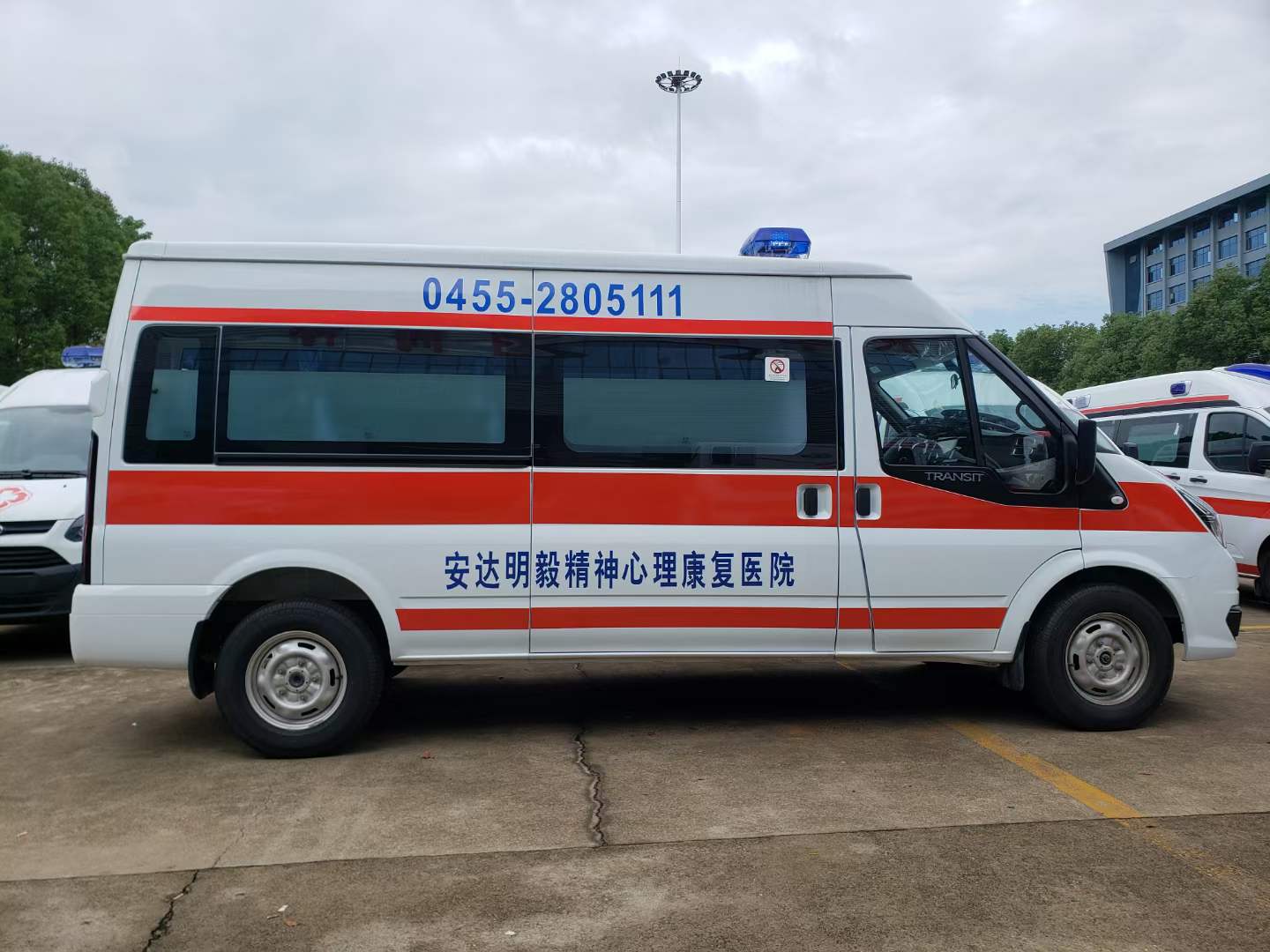 福特新全順V348救護車